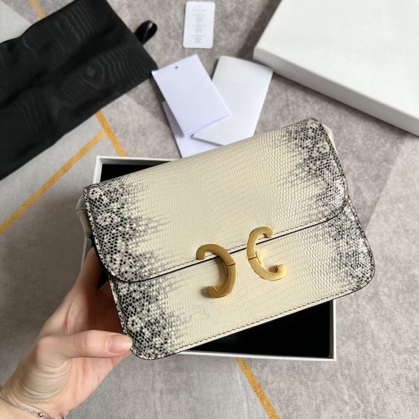 classic fashion shoulder bag lady designer handbag leather canvas square luxury brand bag inner compartment size 18-14-6cm
classic fashion shoulder bag lady designer handbag leather canvas square luxury brand bag inner compartment size 18-14-6cm