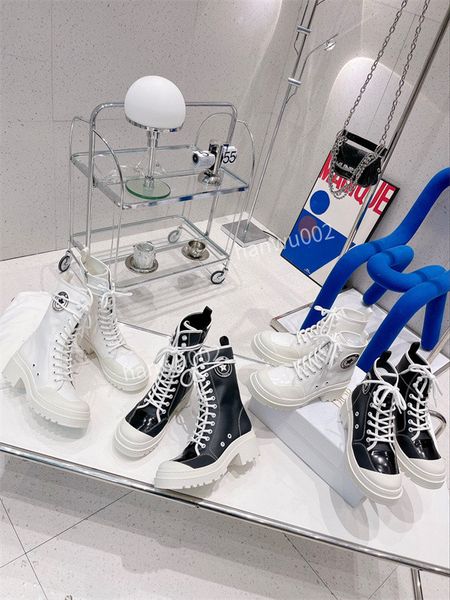 2022 calfskin women boots casual shoes rubber sole with stars hidden laces fashion trainer platform increase shoe, Black
2022 calfskin women boots casual shoes rubber sole with stars hidden laces fashion trainer platform increase shoe, Black