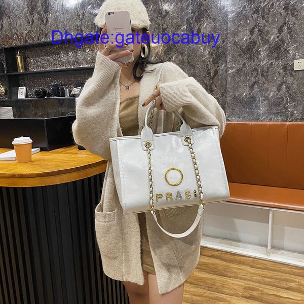 brand luxury designer handbags women's evening bags ch metal badge tote bag small mini fashion beach handbag female capacity large leat, Black;red
brand luxury designer handbags women's evening bags ch metal badge tote bag small mini fashion beach handbag female capacity large leat, Black;red