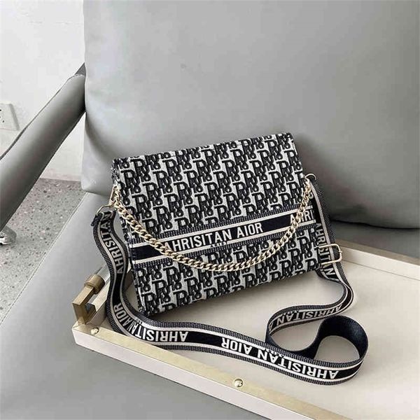 large bag female fashion net red canvas single shoulder messenger versatile large capacity portable tote bag factory store online 
large bag female fashion net red canvas single shoulder messenger versatile large capacity portable tote bag factory store online