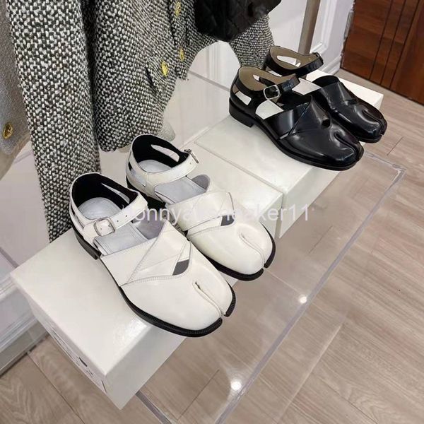dress shoes split toe shoes line button mary jane single women's british comfortable flat sandals, Black
dress shoes split toe shoes line button mary jane single women's british comfortable flat sandals, Black
