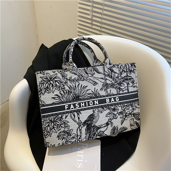 personality new fashion large capacity foreign style single women's simple summer printed jmve 80% off purse sales
personality new fashion large capacity foreign style single women's simple summer printed jmve 80% off purse sales
