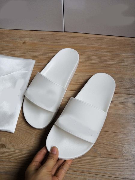 women slippers mens summer sandals beach slides comfort fashion indoor shoes large with box 35-45, Black
women slippers mens summer sandals beach slides comfort fashion indoor shoes large with box 35-45, Black