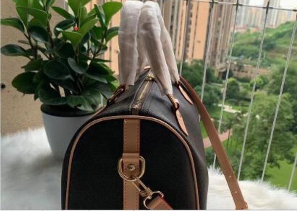 2022 new women messenger travel bag classic style fashion bags shoulder bags lady totes handbags 30 cm with key lock 112xcd #87400
2022 new women messenger travel bag classic style fashion bags shoulder bags lady totes handbags 30 cm with key lock 112xcd #87400
