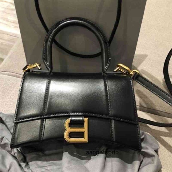 handbags italy balenciga designer 2022 hourglass crocodile pattern leather women's cowhide graffiti handbag one shoulder messenger bag
handbags italy balenciga designer 2022 hourglass crocodile pattern leather women's cowhide graffiti handbag one shoulder messenger bag