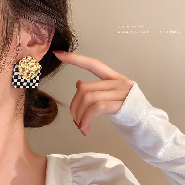 925 silver needle ins style black and white plaid geometric earrings womens plaid retro minority design ear studs mosaic eardrop, Golden
925 silver needle ins style black and white plaid geometric earrings womens plaid retro minority design ear studs mosaic eardrop, Golden