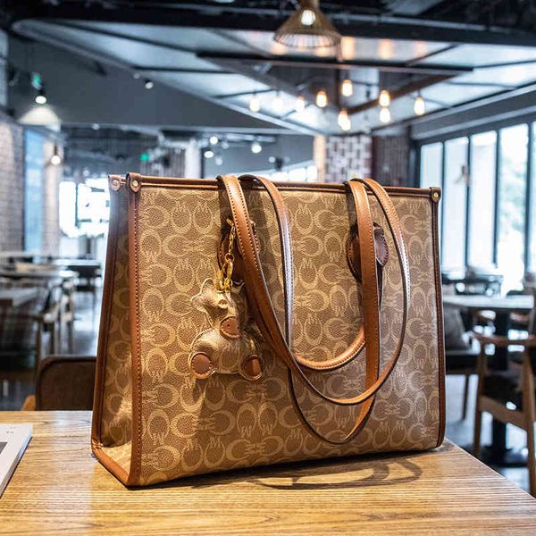 women's fashion personality trend brand bag wholesale 2021 summer new high-capacity shoulder commuter tote handbag
women's fashion personality trend brand bag wholesale 2021 summer new high-capacity shoulder commuter tote handbag