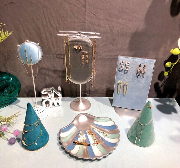 jewelry earrings necklace display rack storage holders flannelette jewelrys earring rack show props
jewelry earrings necklace display rack storage holders flannelette jewelrys earring rack show props