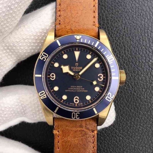 fashion tudors luxury designer watch tito small copper shield watch business men's fully automatic mechanical prince steel band speo 5z, Slivery;golden
fashion tudors luxury designer watch tito small copper shield watch business men's fully automatic mechanical prince steel band speo 5z, Slivery;golden