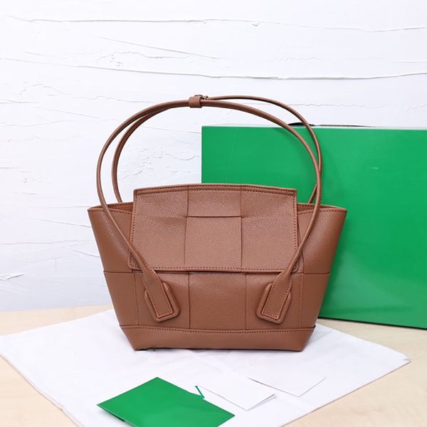 new fashion hand knit totes women purse shoulder bag single accrossbag cow leather the arco bags 23cm xw06091
new fashion hand knit totes women purse shoulder bag single accrossbag cow leather the arco bags 23cm xw06091