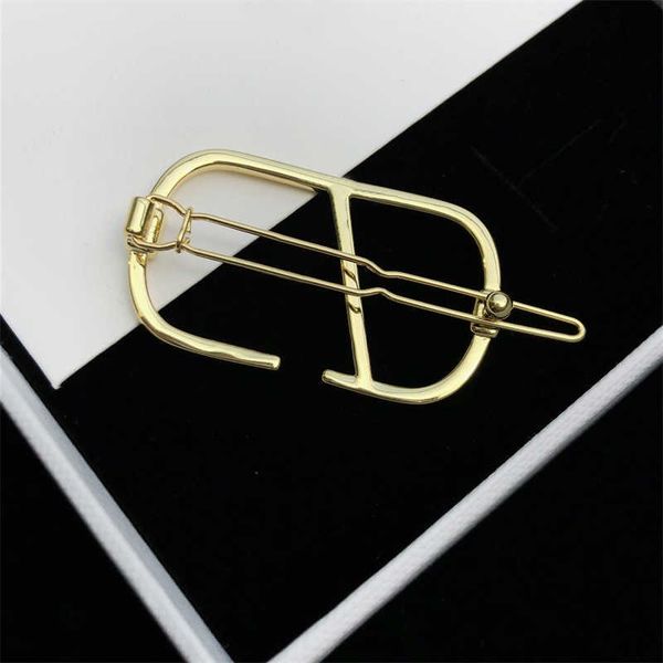 fashion luxury womens designer hair clips brand classic letter hairpin barrettes ladies women gold hair accessories gift, Golden;silver
fashion luxury womens designer hair clips brand classic letter hairpin barrettes ladies women gold hair accessories gift, Golden;silver
