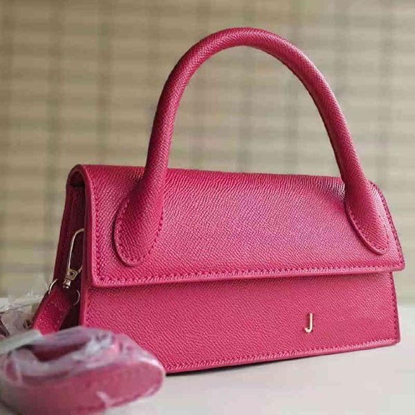 factory direct sale 2022 ins niche light luxury elegant women's hand advanced feeling new chain one shoulder designer bag
factory direct sale 2022 ins niche light luxury elegant women's hand advanced feeling new chain one shoulder designer bag