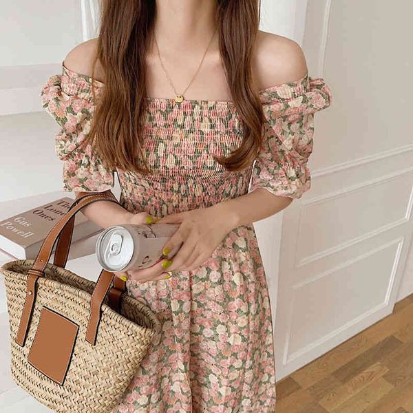 2022 new summer versatile gentle floral medium length loose chiffon skirt short sleeved dress, Black;white
2022 new summer versatile gentle floral medium length loose chiffon skirt short sleeved dress, Black;white