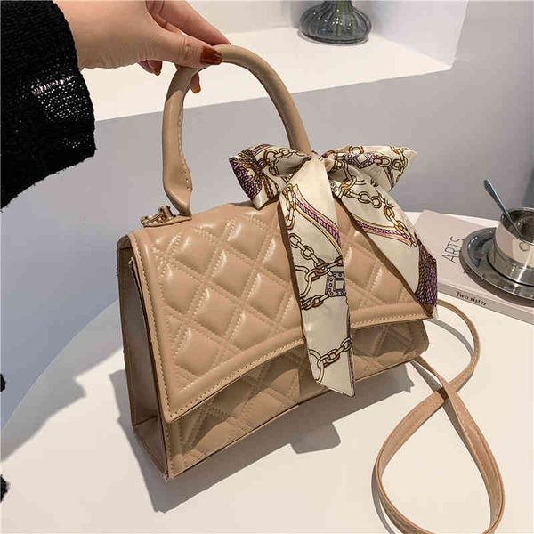 new texture style women's fashion lattice chain simple shoulder smallsophisticated ladies luxury elegant evening bag clutch
new texture style women's fashion lattice chain simple shoulder smallsophisticated ladies luxury elegant evening bag clutch
