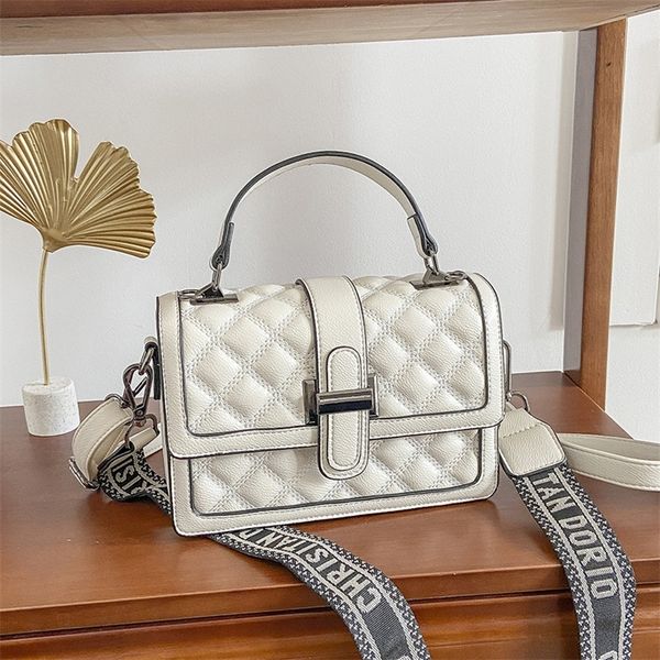 factory online sales bags 2022 new korean fashion small square lingge pu single shoulder women's messenger bag
factory online sales bags 2022 new korean fashion small square lingge pu single shoulder women's messenger bag