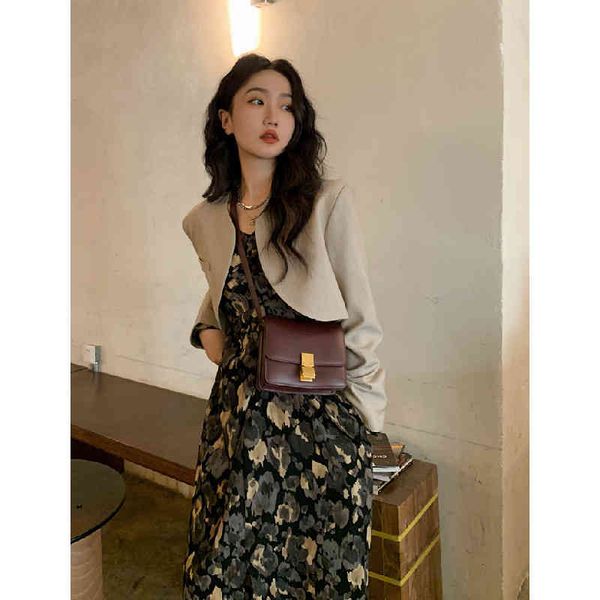 women's suits & blazers casual short suit coat women's small man spring and autumn design sense x numerous chic rzi7, White;black
women's suits & blazers casual short suit coat women's small man spring and autumn design sense x numerous chic rzi7, White;black