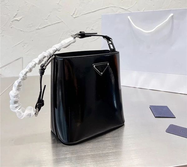 2023 sport outdoors bag travel genuine pantent leather women leisure bucket bags drawstring tote shoulder pradaa crossbody climbing
2023 sport outdoors bag travel genuine pantent leather women leisure bucket bags drawstring tote shoulder pradaa crossbody climbing