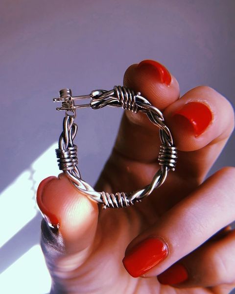 handmade twisted barbed wire hoops gothic witchy goth jewelry 220716, Golden;silver
handmade twisted barbed wire hoops gothic witchy goth jewelry 220716, Golden;silver