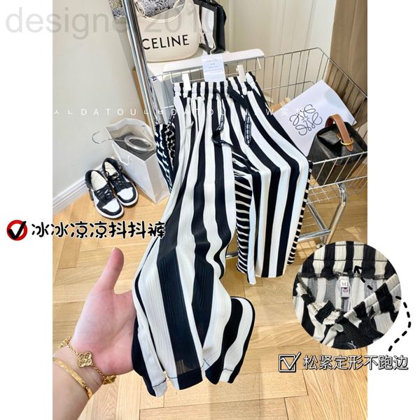 women's pants & capris designer thirteen lines x2 ice silk vertical stripes shaking casual pants elastic printing belt hanging feeling, Black;white
women's pants & capris designer thirteen lines x2 ice silk vertical stripes shaking casual pants elastic printing belt hanging feeling, Black;white