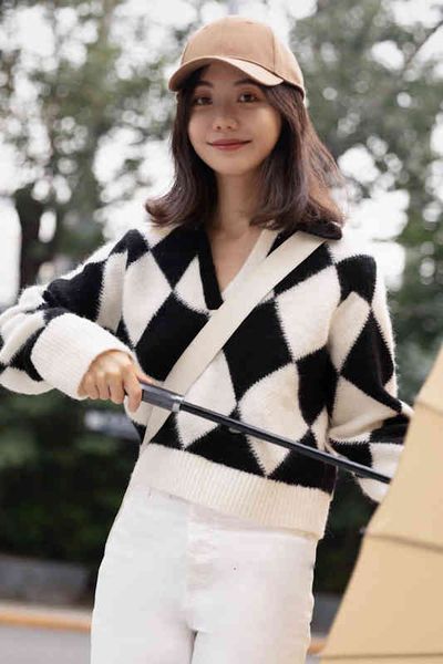 women's sweaters legal system os autumn and winter check diamond checkerboard jacquard lapel v-neck sweater female, White;black
women's sweaters legal system os autumn and winter check diamond checkerboard jacquard lapel v-neck sweater female, White;black