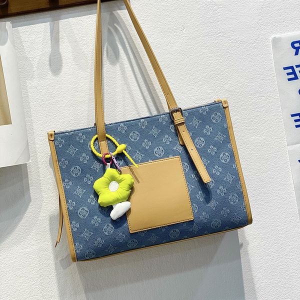 designer bags 2022 new denim versatile commuter bag women's underarm print portable one shoulder high capacity tannin tide
designer bags 2022 new denim versatile commuter bag women's underarm print portable one shoulder high capacity tannin tide