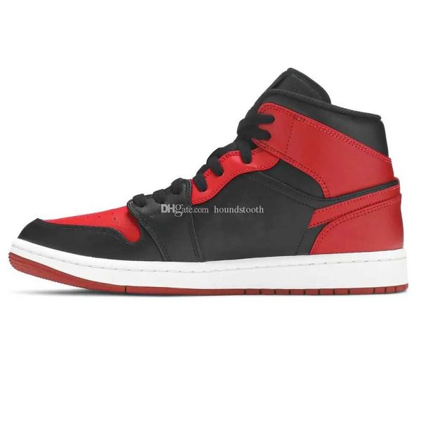 jumpman 1 mid banned basketball shoes 1s sneakers 554724 074, Black 
jumpman 1 mid banned basketball shoes 1s sneakers 554724 074, Black