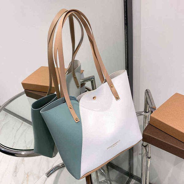 women's one shoulder printed portable tote bag korean autumn and winter personalized portable shopping bag 220514
women's one shoulder printed portable tote bag korean autumn and winter personalized portable shopping bag 220514