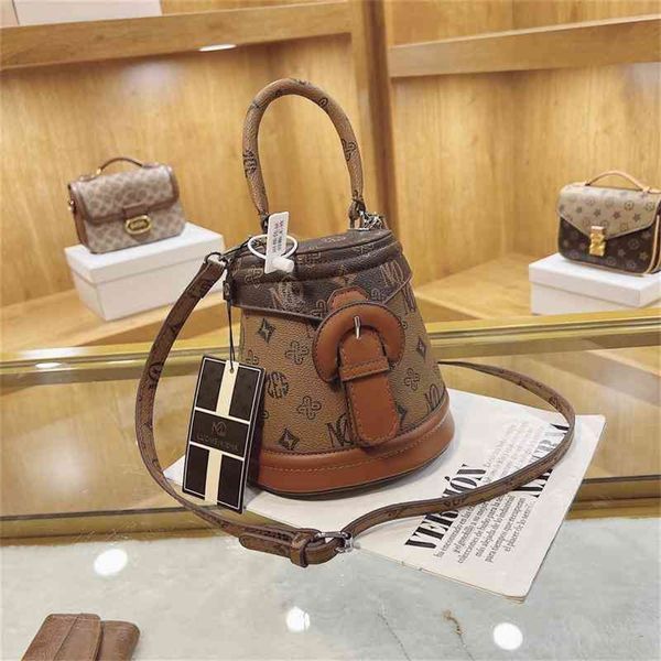 50% off online sale store high sense portable bucket minority design horseshoe bag high-capacity single shoulder messenger bag w2ol
50% off online sale store high sense portable bucket minority design horseshoe bag high-capacity single shoulder messenger bag w2ol