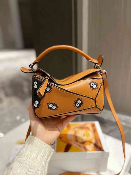 shoulder bags geometric classic mini tote women handbag leather famous designer brands crossbody female purses 220325
shoulder bags geometric classic mini tote women handbag leather famous designer brands crossbody female purses 220325