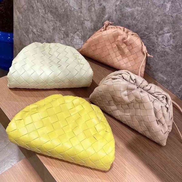 mini venetas classic designer bottegas pouch woven women's bag hand drawstring one shoulder messenger cloud dinner
mini venetas classic designer bottegas pouch woven women's bag hand drawstring one shoulder messenger cloud dinner