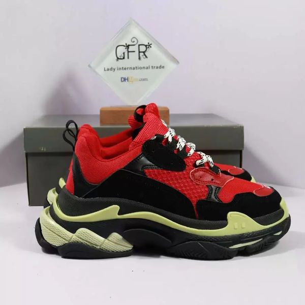 2022 triple s men women designer casual shoes platform sneakers black white grey red pink blue green light tan oreo mens trainers sports fas
2022 triple s men women designer casual shoes platform sneakers black white grey red pink blue green light tan oreo mens trainers sports fas