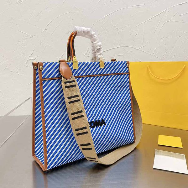 2021 versatile tote handbag lager capacity shoulder bags stripes crossbody bag fashion letter ajustable detachable widen strap gold hardware
2021 versatile tote handbag lager capacity shoulder bags stripes crossbody bag fashion letter ajustable detachable widen strap gold hardware