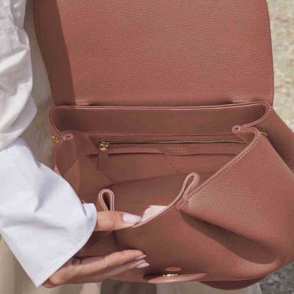 large bag polene female ins minority design 2021 new smiling face versatile capacity portable women jyzz
large bag polene female ins minority design 2021 new smiling face versatile capacity portable women jyzz