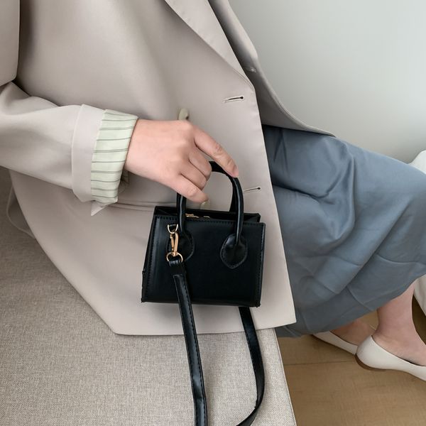 2022 new ladies shoulder bags crossbody sacoche snapsmini pochette pouch nice bb, Red;black
2022 new ladies shoulder bags crossbody sacoche snapsmini pochette pouch nice bb, Red;black