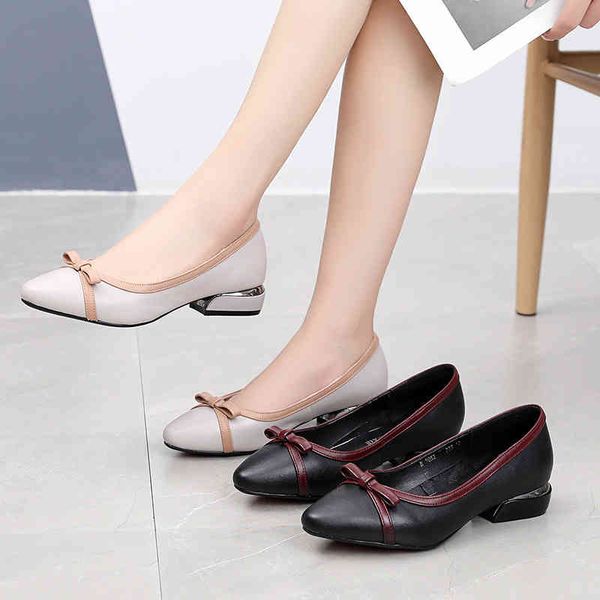 dress shoes spring and autumn cowhide bow knot pointed shallow mouth large color matching single shoes thick heel middle soft bottom scoop b, Black
dress shoes spring and autumn cowhide bow knot pointed shallow mouth large color matching single shoes thick heel middle soft bottom scoop b, Black