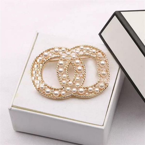 19style classic brand designer letters brooch women geometric crystal rhinestone pearl broochs fashion simple small sweet wind lad297z, Gray
19style classic brand designer letters brooch women geometric crystal rhinestone pearl broochs fashion simple small sweet wind lad297z, Gray