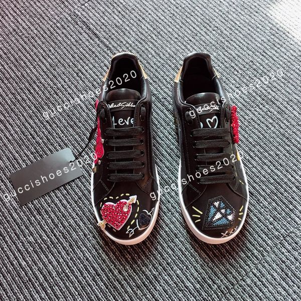 luxury brand designers men casual shoes, sneakers leather trainers ,inside sheepskin, comfortable and breathable. size35-45, Black;red
luxury brand designers men casual shoes, sneakers leather trainers ,inside sheepskin, comfortable and breathable. size35-45, Black;red