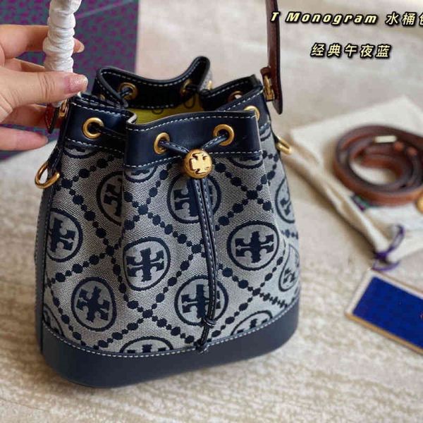 bag t0rys burchs designer 2022 shoulder female cowhide s old flower bucket vintage drawstring printing large capacity one messenger ydnu
bag t0rys burchs designer 2022 shoulder female cowhide s old flower bucket vintage drawstring printing large capacity one messenger ydnu