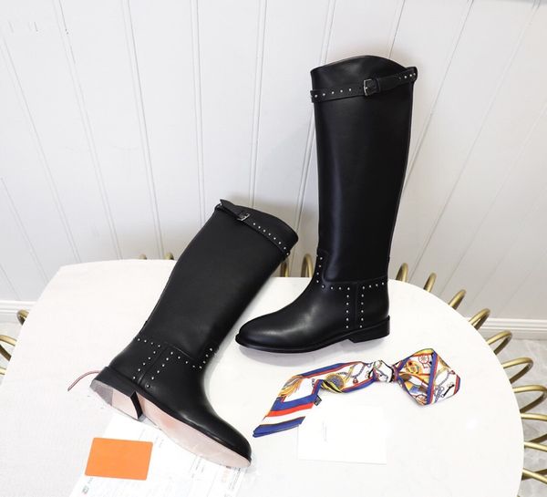 the classic style of the tall and straight boot fabric all cowhide knight boots, beautiful appearance, comfortable foot feeling, wear resist, Black
the classic style of the tall and straight boot fabric all cowhide knight boots, beautiful appearance, comfortable foot feeling, wear resist, Black
