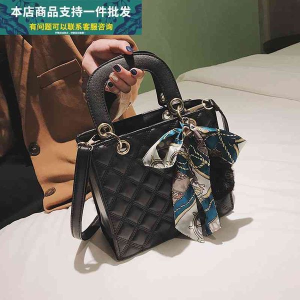 female 2022 new trendy korean version versatile messenger small lingge princess dai bag fashion portable bride bag luxury designer
female 2022 new trendy korean version versatile messenger small lingge princess dai bag fashion portable bride bag luxury designer
