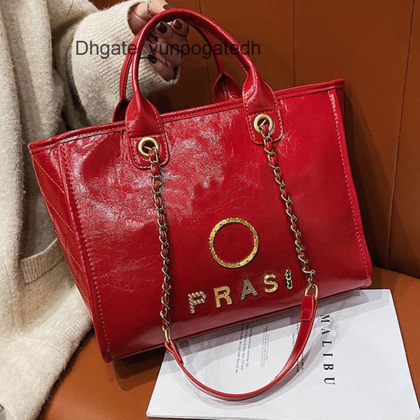 women's fashion brand handbags evening bags ch luxury metal badge tote bag designer small mini beach handbag female capacity large leat, Black;red
women's fashion brand handbags evening bags ch luxury metal badge tote bag designer small mini beach handbag female capacity large leat, Black;red