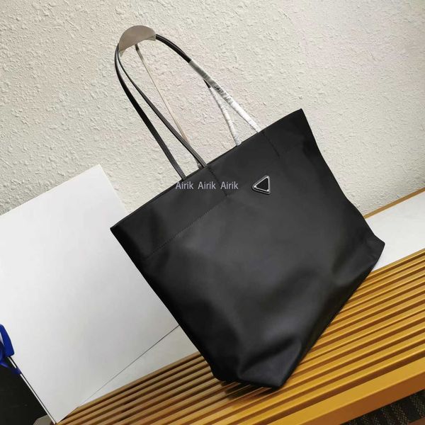 wholesale luxury designer brands shopping bags women triangle label waterproof leisure travel bag large capacity nylon mommy tote ladies
wholesale luxury designer brands shopping bags women triangle label waterproof leisure travel bag large capacity nylon mommy tote ladies