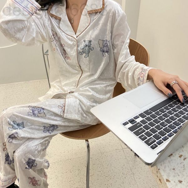 women's sleepwear designer sp original spring and autumn velvet cartoon bear long sleeved pajama suit women can wear home clothes outsi, Black;red
women's sleepwear designer sp original spring and autumn velvet cartoon bear long sleeved pajama suit women can wear home clothes outsi, Black;red