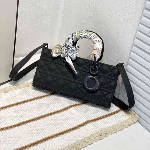 leather rhombic lattice chain women's 2022 summer fashion diana bag french underarm cross rattan pattern luxury designer
leather rhombic lattice chain women's 2022 summer fashion diana bag french underarm cross rattan pattern luxury designer