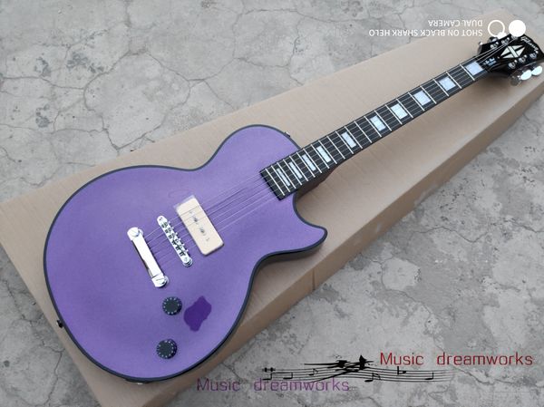 electric guitar special-shaped 6-string purple body rosewood fingerboard single pickup silver accessories level guita
electric guitar special-shaped 6-string purple body rosewood fingerboard single pickup silver accessories level guita