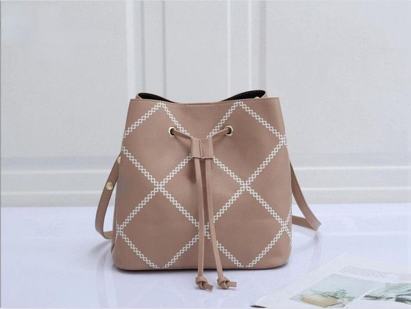 designers womens shoulder bags fashion ornaments handbag classic brown plaid leather totes buckle handbag dinner storagecell phone purse
designers womens shoulder bags fashion ornaments handbag classic brown plaid leather totes buckle handbag dinner storagecell phone purse
