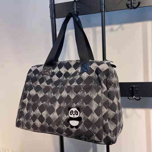 women's single shoulder bag wash plaid denim leather leisure bag simple large capacity portable messenger bag travel handbag 220615
women's single shoulder bag wash plaid denim leather leisure bag simple large capacity portable messenger bag travel handbag 220615