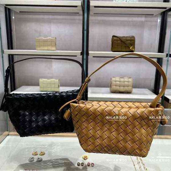 luxury women bottegass handbags venetas 2022 new women's tie shoulder backpack woven underarm dumpling
luxury women bottegass handbags venetas 2022 new women's tie shoulder backpack woven underarm dumpling