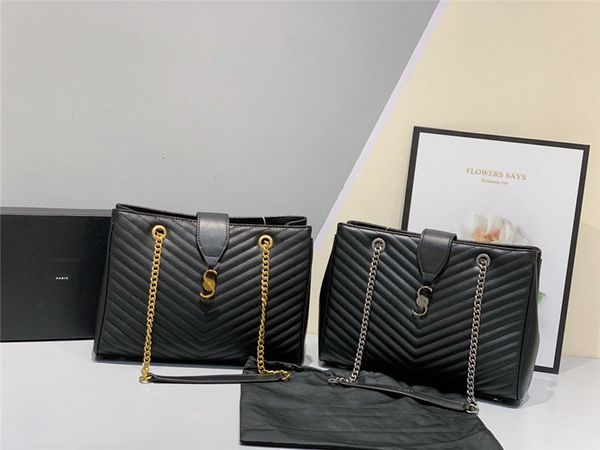 luxury designer puffer envelope matelass bag strap shoulder bag medium black leather shoulder bag size:35*9.5*25cm
luxury designer puffer envelope matelass bag strap shoulder bag medium black leather shoulder bag size:35*9.5*25cm