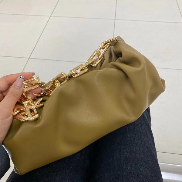luxury fashion ladies leather handbag thick chain cloud dumpling clutch women shoulder bag
luxury fashion ladies leather handbag thick chain cloud dumpling clutch women shoulder bag